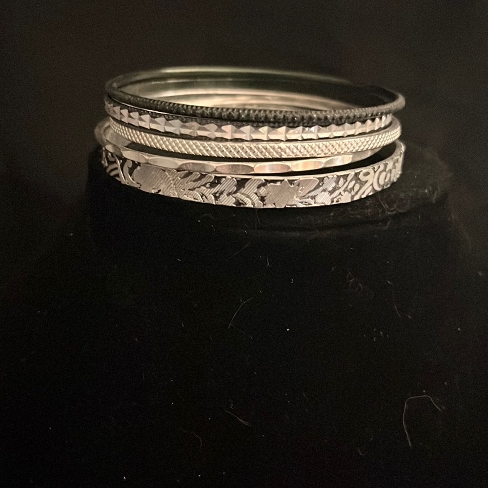 Pretty Silver-tone 5 piece stack of Bangles.